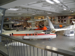 館内に展示してある飛行機の数々